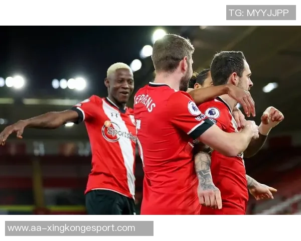 伯恩茅斯边后卫朱利安阿劳霍正式租借加盟凯尔特人为期六个月